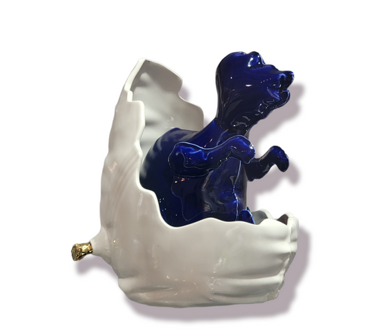 Cobalt Maiasaura in Egg 2022
